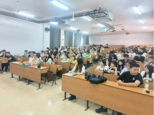 筑夢舞臺 繪影未來 2025級戲劇影視美術設計專業教育培訓會順利召開